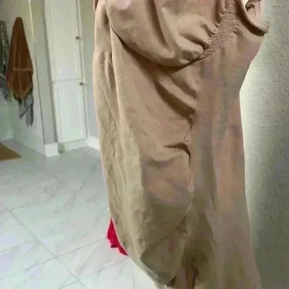 SKIMS NWOB-Sculpting Mid-Thigh Maternity Compression Bodysuit Size 4x/5x - Picture 7 of 9